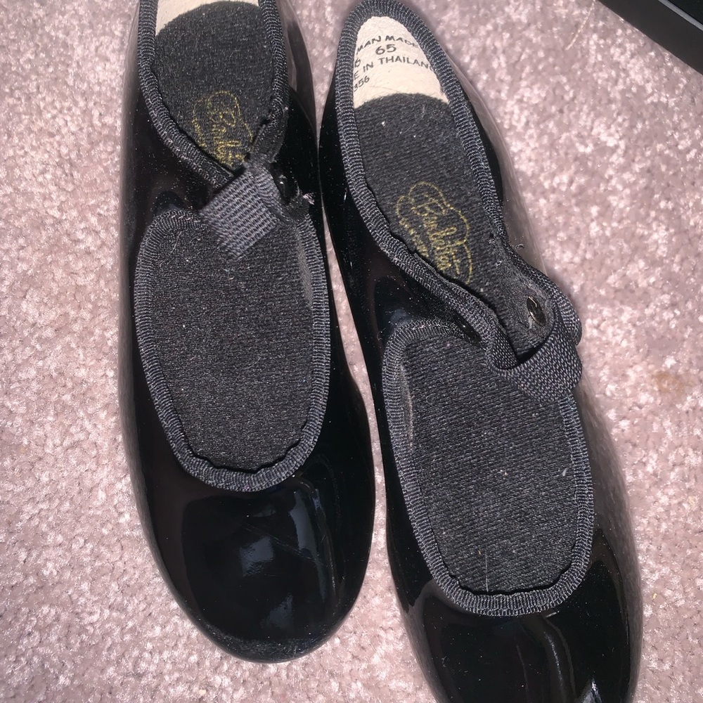 Tap shoes